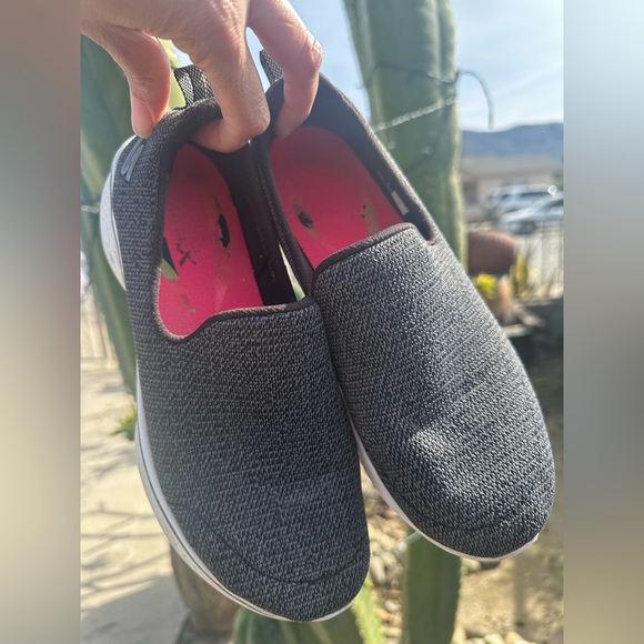 Womens Skechers Go Walk Slip Ons #6.5 - Picture 2 of 5